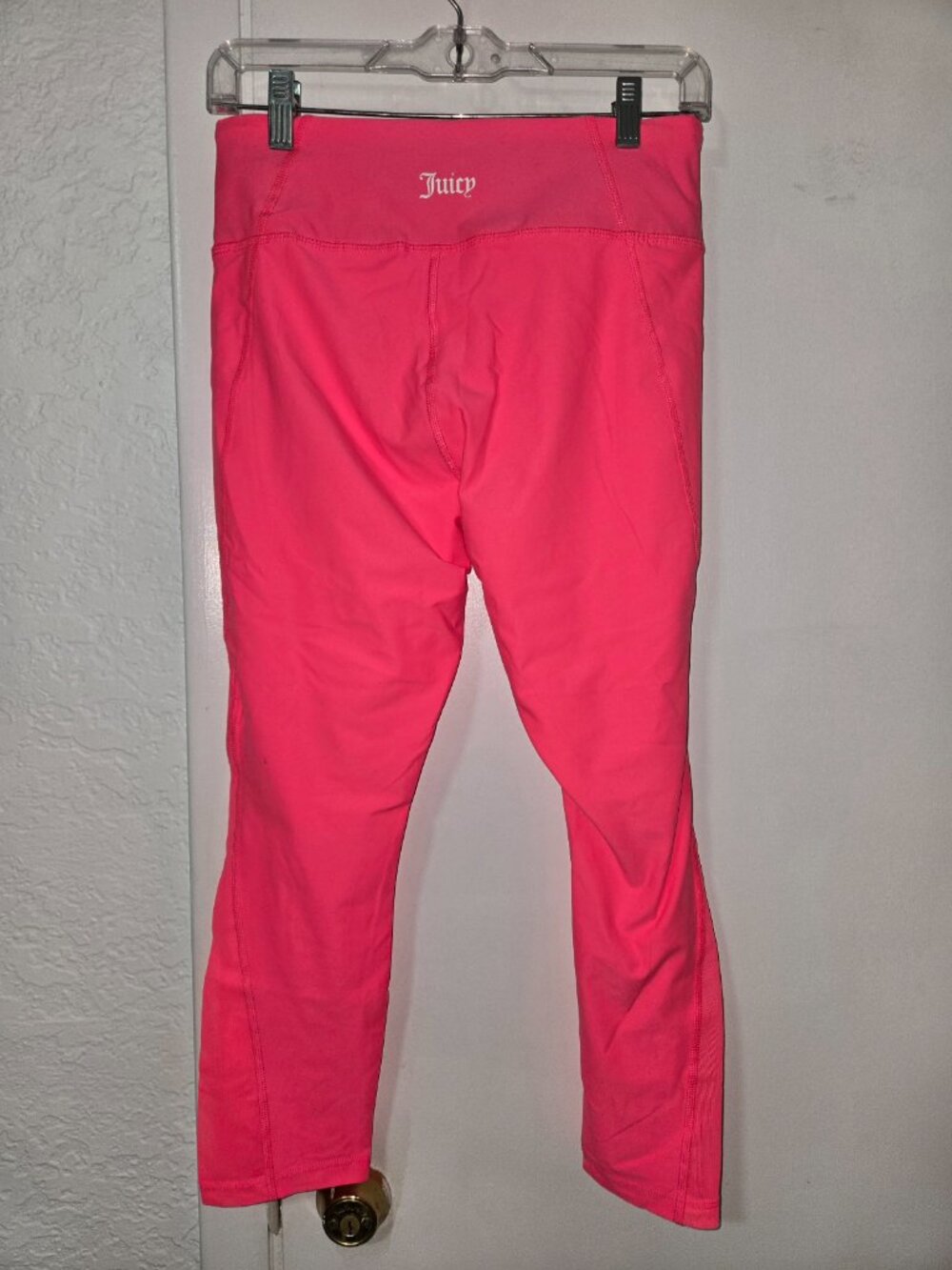 Juicy Couture Sport Essential Crop Leggings Medium Neon Pink NWT 22" Crop - Picture 5 of 6